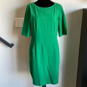 Green Tahari Knee Length Short Sleeve Dress with Pockets Size 10